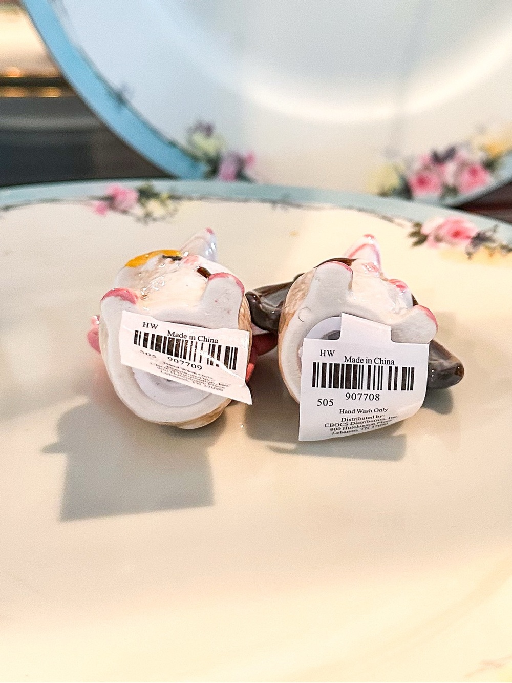🧂Mini Salt/Pepper Shakers - Picture 2 of 2